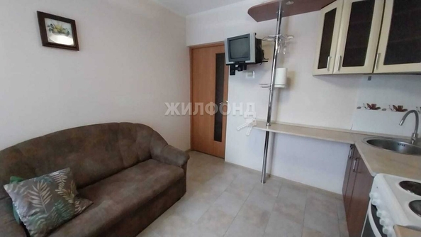 
   Продам 1-комнатную, 38.8 м², Троллейная ул, 138

. Фото 9.