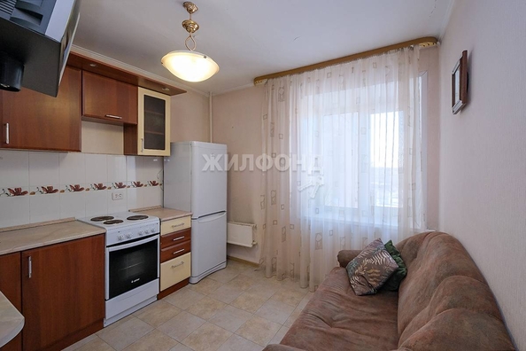 
   Продам 1-комнатную, 38.8 м², Троллейная ул, 138

. Фото 9.