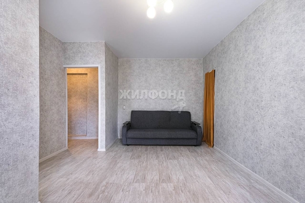 
   Продам 2-комнатную, 43 м², Бориса Богаткова ул, 186

. Фото 4.