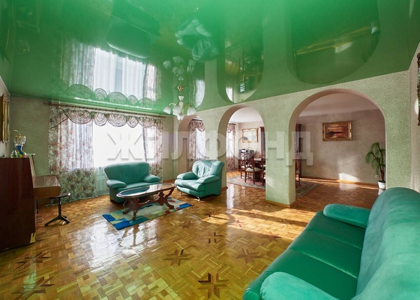 
   Продам 5-комнатную, 183.6 м², Сибиряков-Гвардейцев ул, 23/1

. Фото 3.
