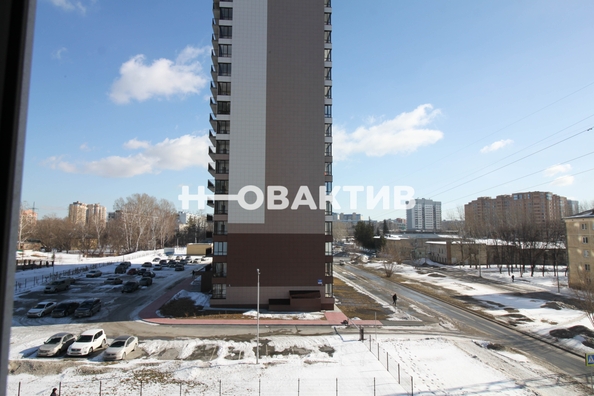 
   Продам 1-комнатную, 41.5 м², Молодежи б-р, 15

. Фото 19.