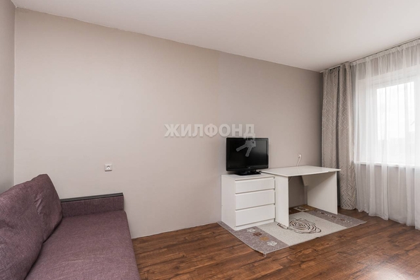 
   Продам 1-комнатную, 32.7 м², Вертковская ул, 121

. Фото 1.