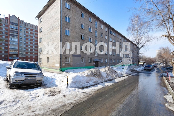 
   Продам 1-комнатную, 12.6 м², Объединения ул, 52

. Фото 8.