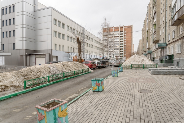 
   Продам 3-комнатную, 56.4 м², Челюскинцев ул, 18

. Фото 12.