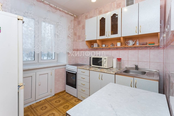 
   Продам 1-комнатную, 30.2 м², Ключ-Камышенское Плато ул, 6

. Фото 3.