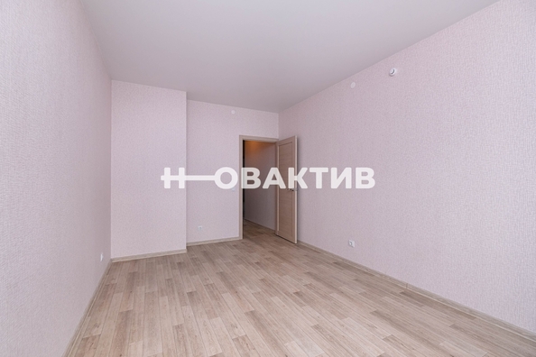 
   Продам 2-комнатную, 53.2 м², Петухова ул, 162

. Фото 3.