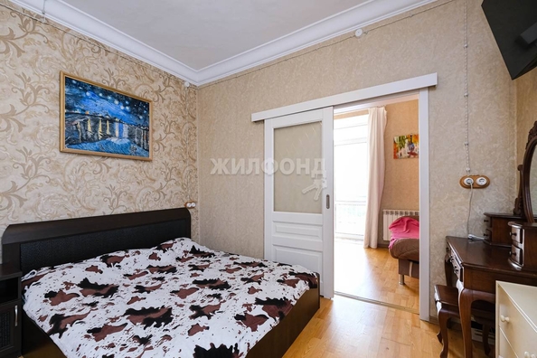 
   Продам 2-комнатную, 42 м², Сибиряков-Гвардейцев ул, 15

. Фото 8.