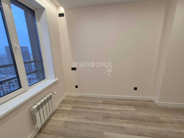 
   Продам 3-комнатную, 55.1 м², Ясный Берег ул, 14

. Фото 13.