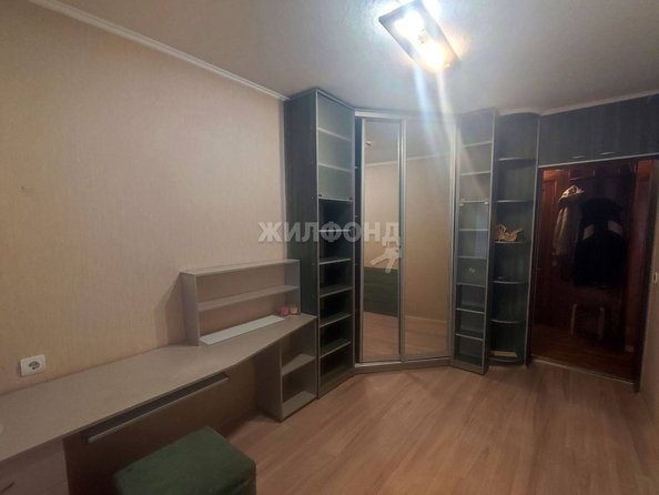 
   Продам 4-комнатную, 70 м², Новосибирская ул, 22

. Фото 12.