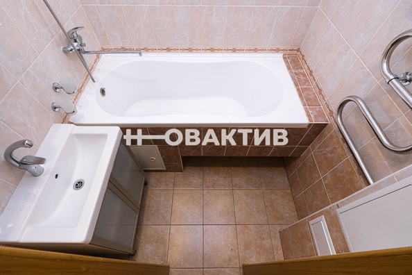 
   Продам 2-комнатную, 76 м², Татьяны Снежиной ул, 51

. Фото 21.