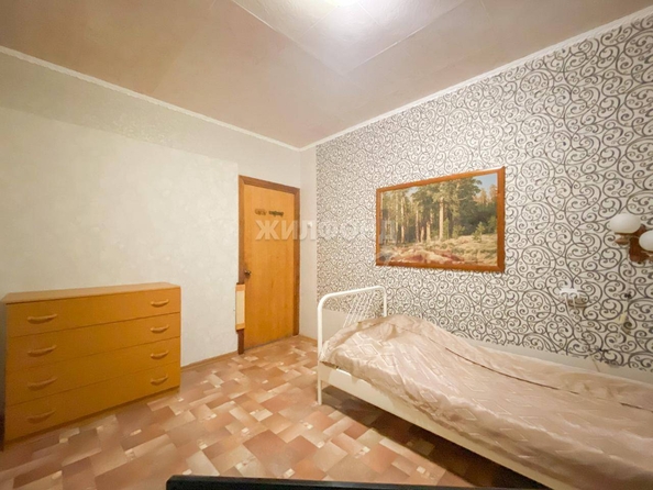 
   Продам 3-комнатную, 64.6 м², Красных Зорь ул, 3

. Фото 4.