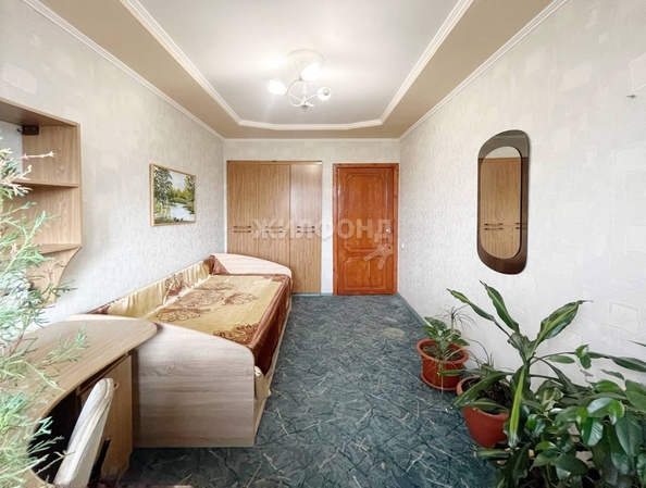 
   Продам 3-комнатную, 58.8 м², Объединения ул, 86/1

. Фото 4.