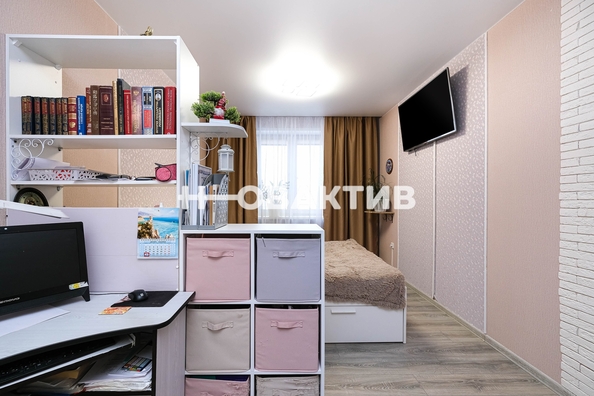 
   Продам 2-комнатную, 46 м², Николая Островского ул, 120

. Фото 4.