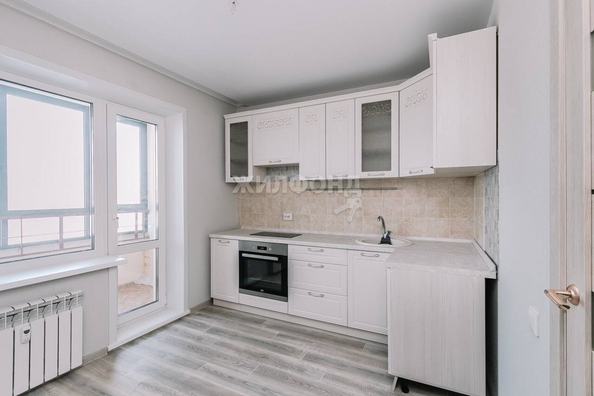 
   Продам 2-комнатную, 55.4 м², Красный пр-кт, 327/3

. Фото 13.