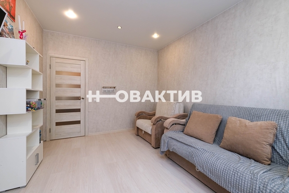 
   Продам 1-комнатную, 35 м², Романтиков ул, 12

. Фото 5.