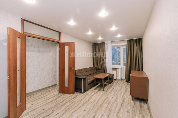 
   Продам 1-комнатную, 31.8 м², Ватутина ул, 18а

. Фото 1.