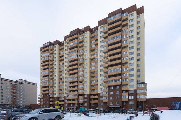 
   Продам 3-комнатную, 74.1 м², Виктора Уса ул, 1/1

. Фото 19.