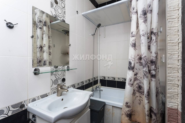 
   Продам 1-комнатную, 30.5 м², , 30/4

. Фото 7.