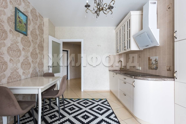 
   Продам 3-комнатную, 91.8 м², Чехова ул, 111

. Фото 2.