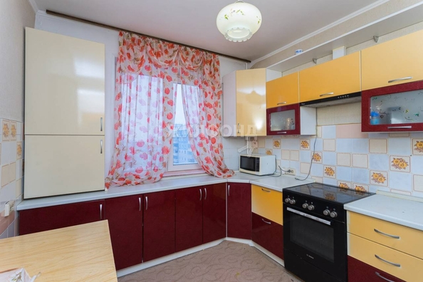 
   Продам 3-комнатную, 76.8 м², В. Высоцкого ул, 11

. Фото 15.