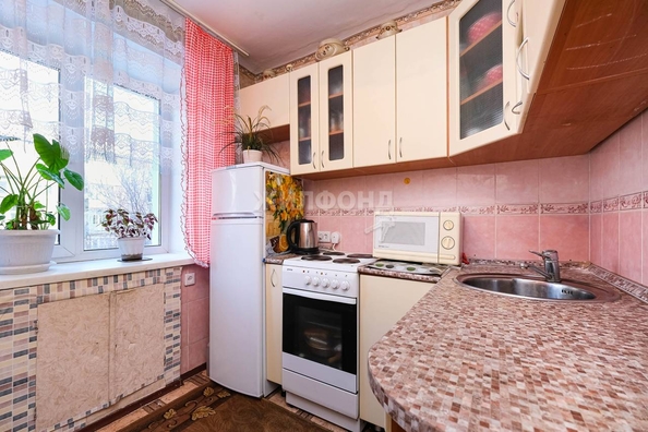 
   Продам 2-комнатную, 42.8 м², Пермитина ул, 4

. Фото 2.