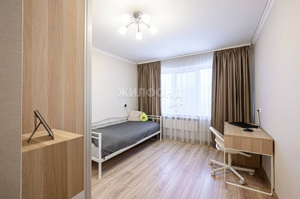 
   Продам 3-комнатную, 59.3 м², Челюскинцев ул, 15

. Фото 16.