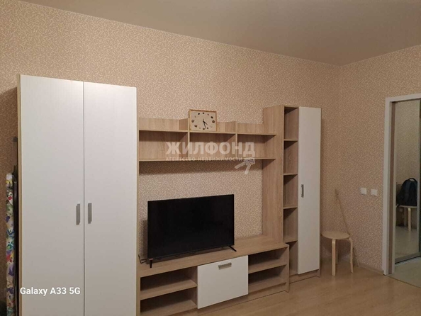 
  Сдам в аренду 1-комнатную квартиру, 32 м², Новосибирск

. Фото 2.