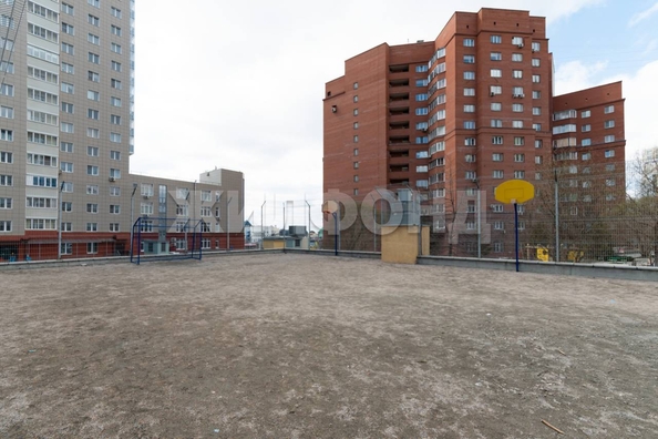 
   Продам 2-комнатную, 63.6 м², Зыряновская ул, 61

. Фото 23.
