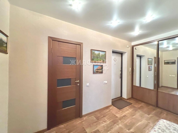 
   Продам 2-комнатную, 59 м², Семьи Шамшиных ул, 90/5

. Фото 6.