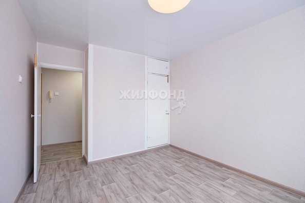 
   Продам 2-комнатную, 46.9 м², Зорге ул, 193/1

. Фото 18.