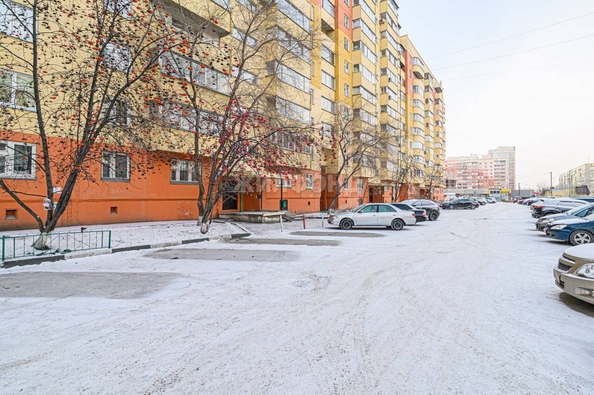 
   Продам 1-комнатную, 27.5 м², Плахотного ул, 74

. Фото 22.