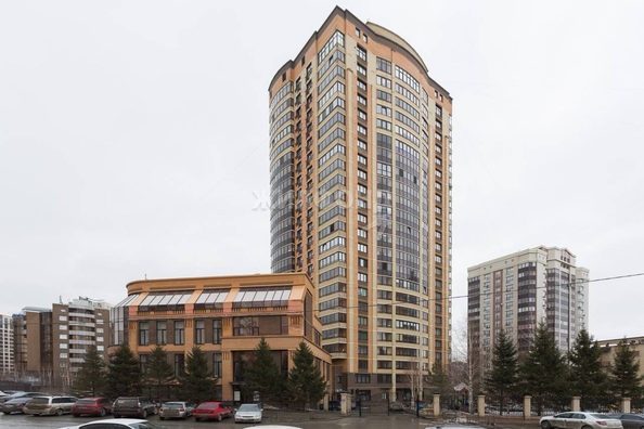 
   Продам 4-комнатную, 114.6 м², Семьи Шамшиных ул, 26/1

. Фото 9.