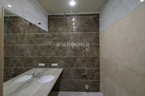 
   Продам 4-комнатную, 114.6 м², Семьи Шамшиных ул, 26/1

. Фото 26.