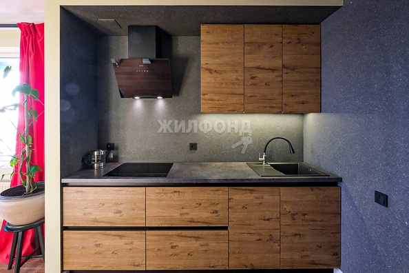 
   Продам 2-комнатную, 82.8 м², Добролюбова ул, 18/1

. Фото 12.