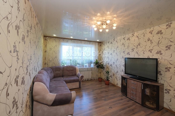 
   Продам 3-комнатную, 62.6 м², Троллейная ул, 18

. Фото 3.