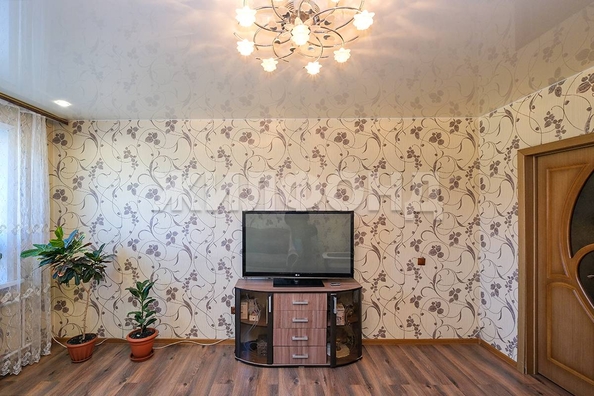 
   Продам 3-комнатную, 62.6 м², Троллейная ул, 18

. Фото 5.