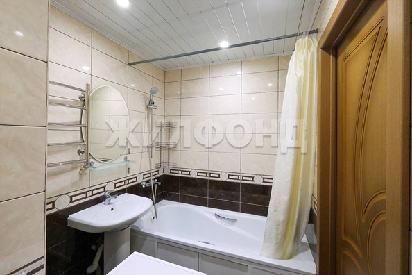 
   Продам 3-комнатную, 62.6 м², Троллейная ул, 18

. Фото 22.