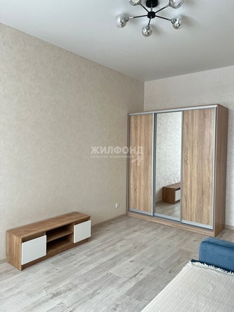 
  Сдам в аренду 1-комнатную квартиру, 47 м², Краснообск

. Фото 1.