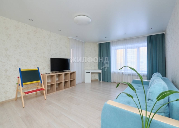 
   Продам 2-комнатную, 61 м², Стартовая ул, 4

. Фото 1.