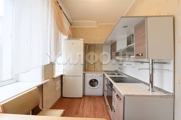 
   Продам 3-комнатную, 65.4 м², Ленина ул, 20

. Фото 2.