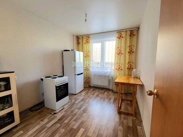 
   Продам 1-комнатную, 32 м², Петухова ул, 95/4

. Фото 4.