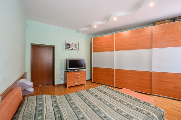 
   Продам 3-комнатную, 80 м², Коммунистическая ул, 26

. Фото 16.