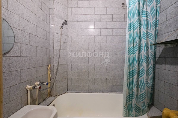 
   Продам 2-комнатную, 59 м², Сибиряков-Гвардейцев ул, 23

. Фото 21.