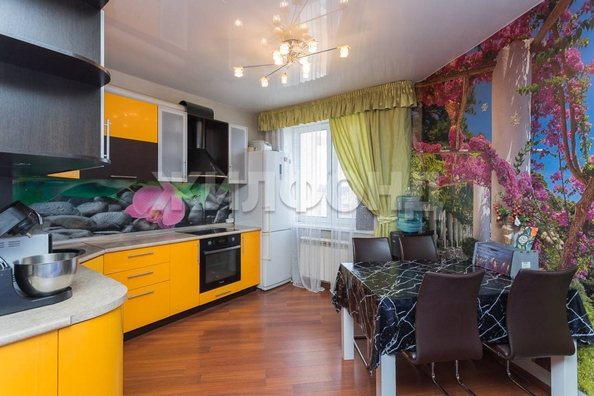 
   Продам 3-комнатную, 84.4 м², Гребенщикова ул, 8

. Фото 2.