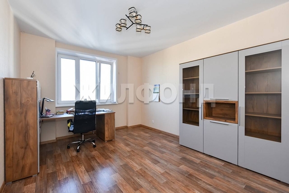 
   Продам 3-комнатную, 83 м², Каспийская (Приозёрный мкр.) ул, 1

. Фото 10.