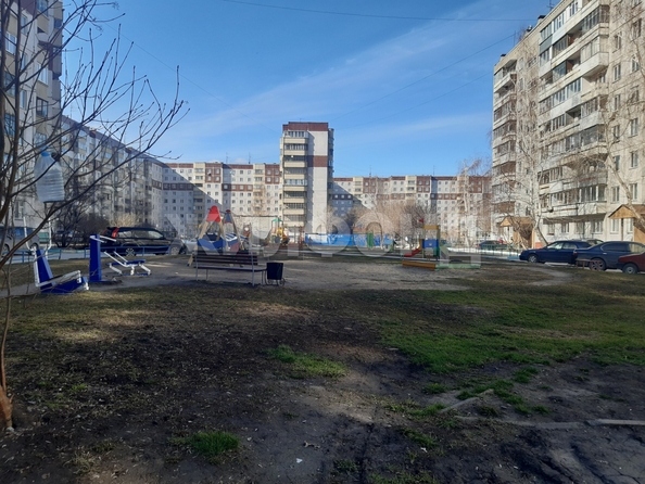 
   Продам 4-комнатную, 78.2 м², Связистов ул, 113

. Фото 28.