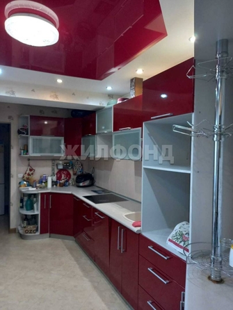 
   Продам 5-комнатную, 158.6 м², Сиреневая ул, 35

. Фото 2.