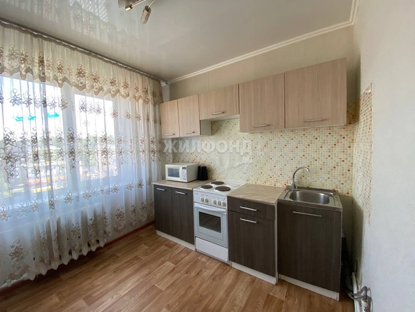 
   Продам 1-комнатную, 33.5 м², Объединения ул, 23

. Фото 1.