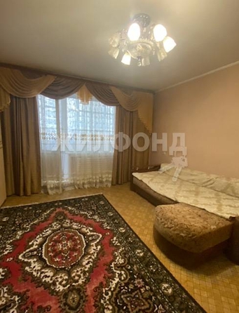 
   Продам 2-комнатную, 53.6 м², Новосибирская ул, 19

. Фото 1.