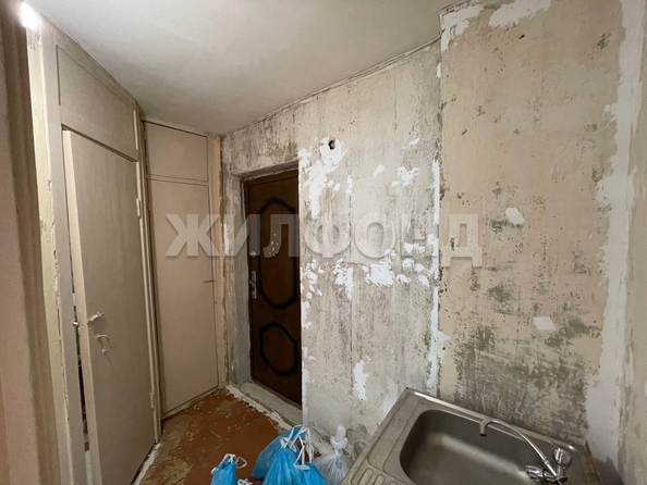 
   Продам 1-комнатную, 27.9 м², Октябрьская ул, 11

. Фото 6.